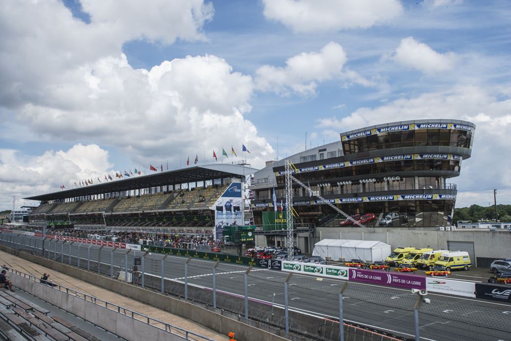 Le Mans Race Control and main grandstand on start/finish straight.