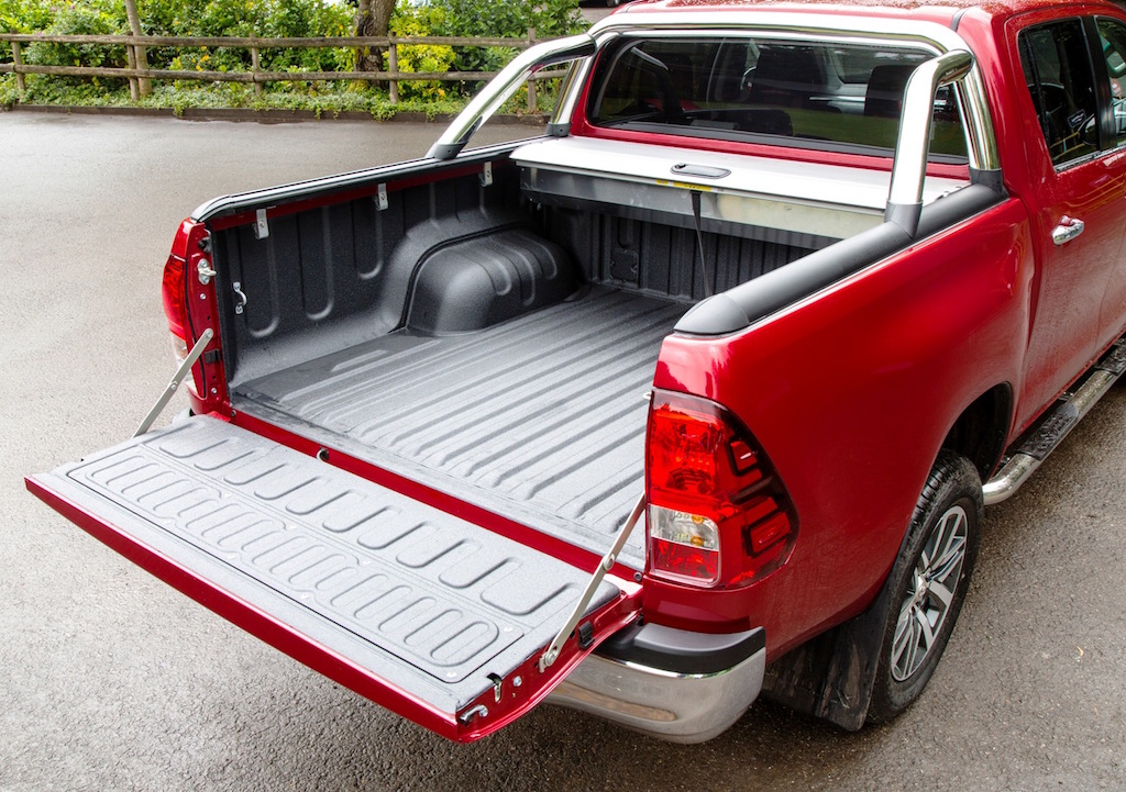 Toyota new Hilux Double Cab, larger and stronger load bed copy