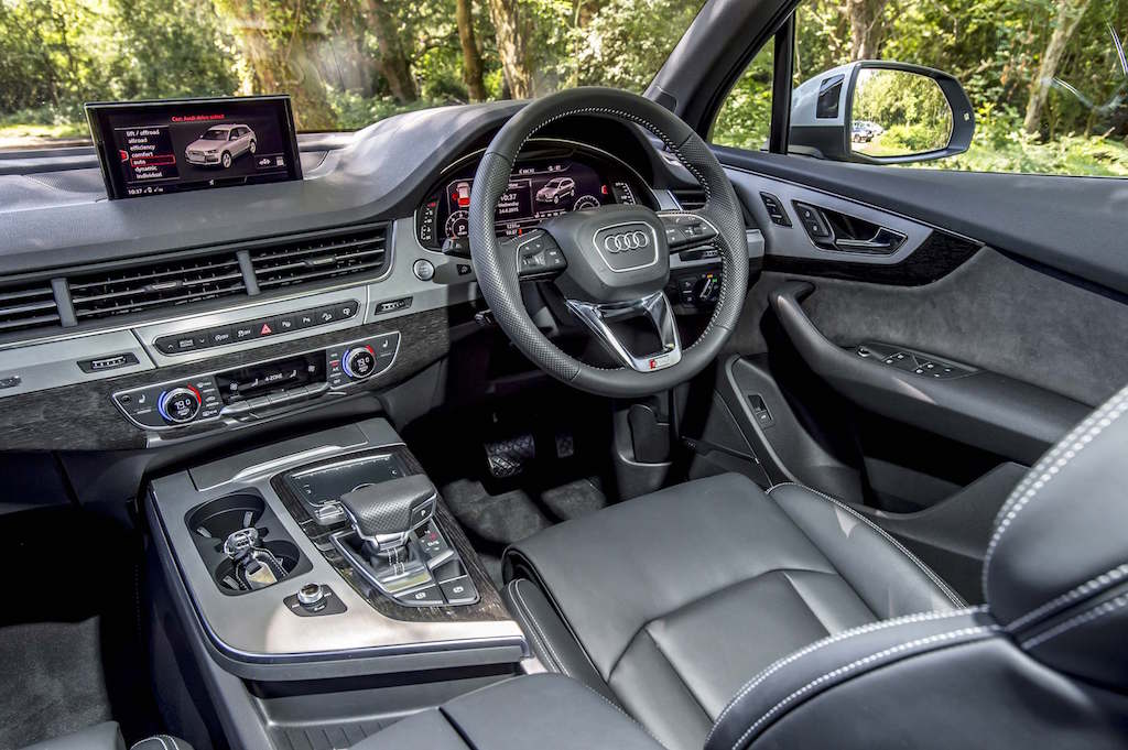 Audi Q7 cockpit copy