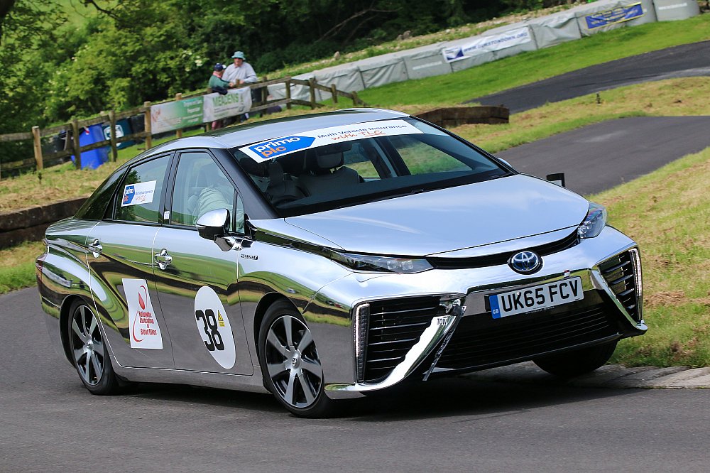 The Mirai being driven enthusiastically (not, in this case, by Chris) at Gurston Down hillclimb.